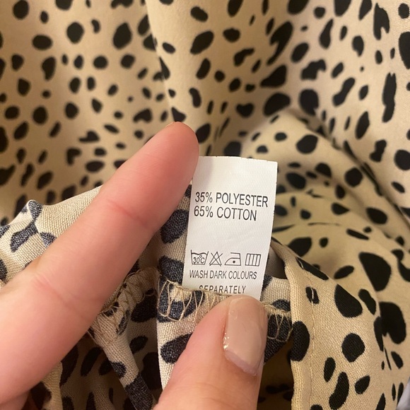 Chic Leopard Print Ruffle Neck Blouse - Picture 4 of 6